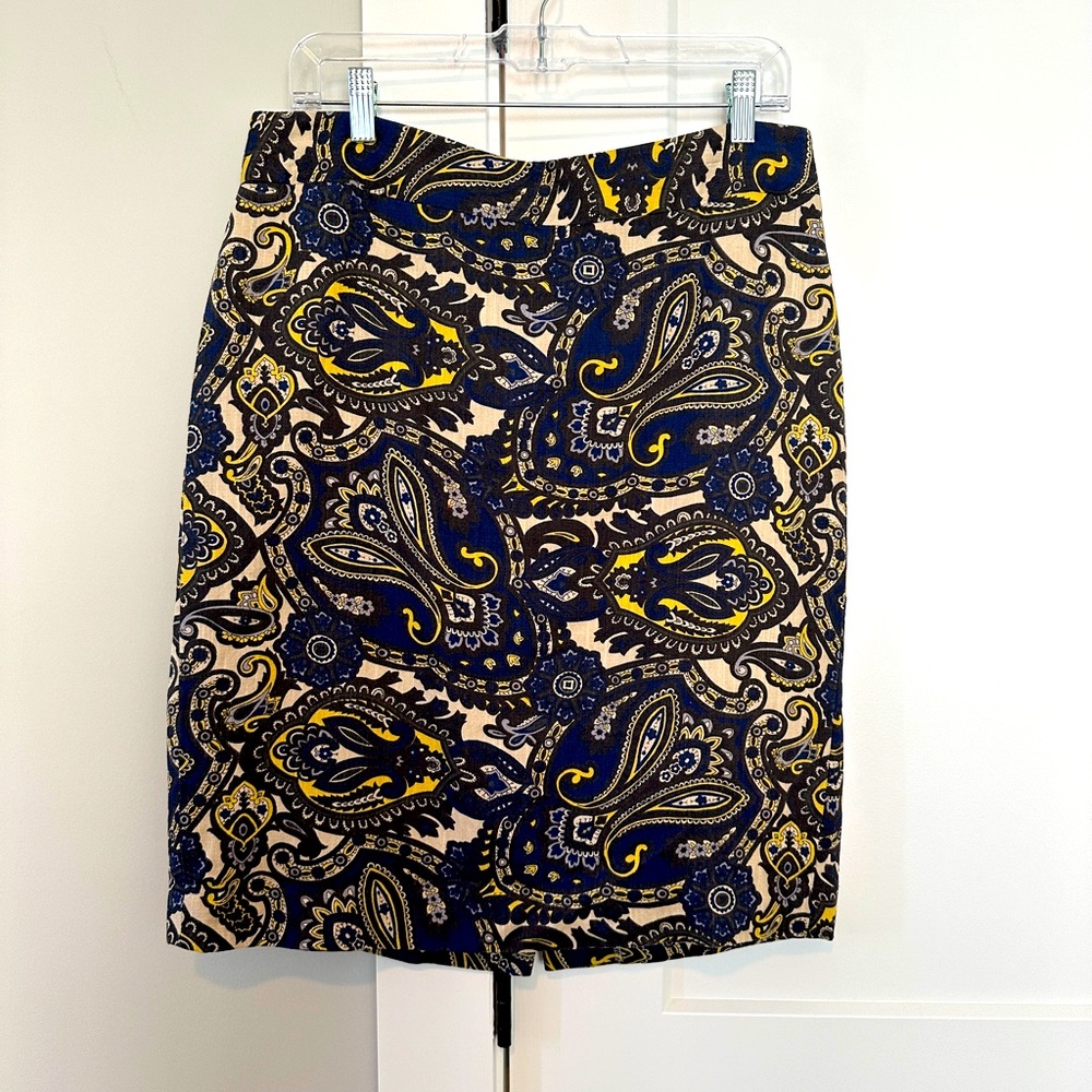 EUC LOFT pencil skirt, size 10